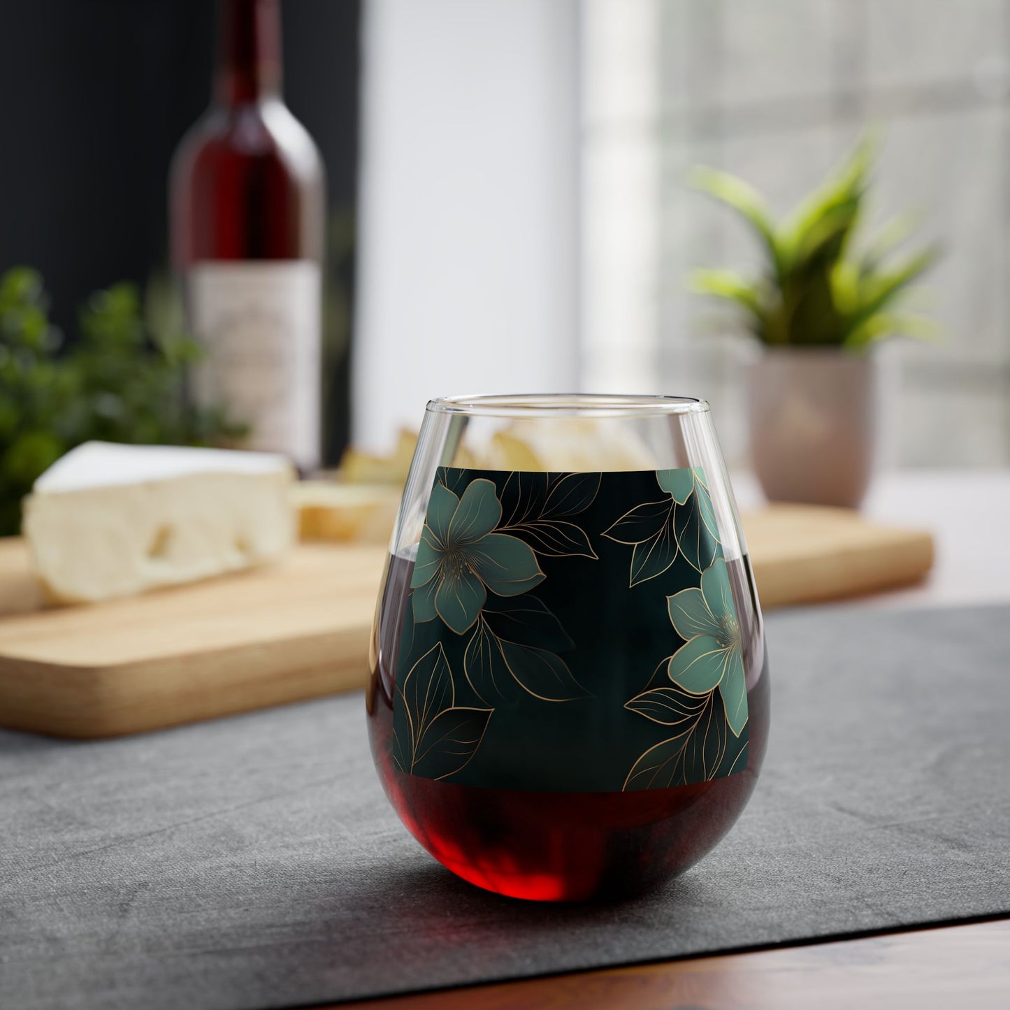 Tranquil Floral Stemless Wine Glass