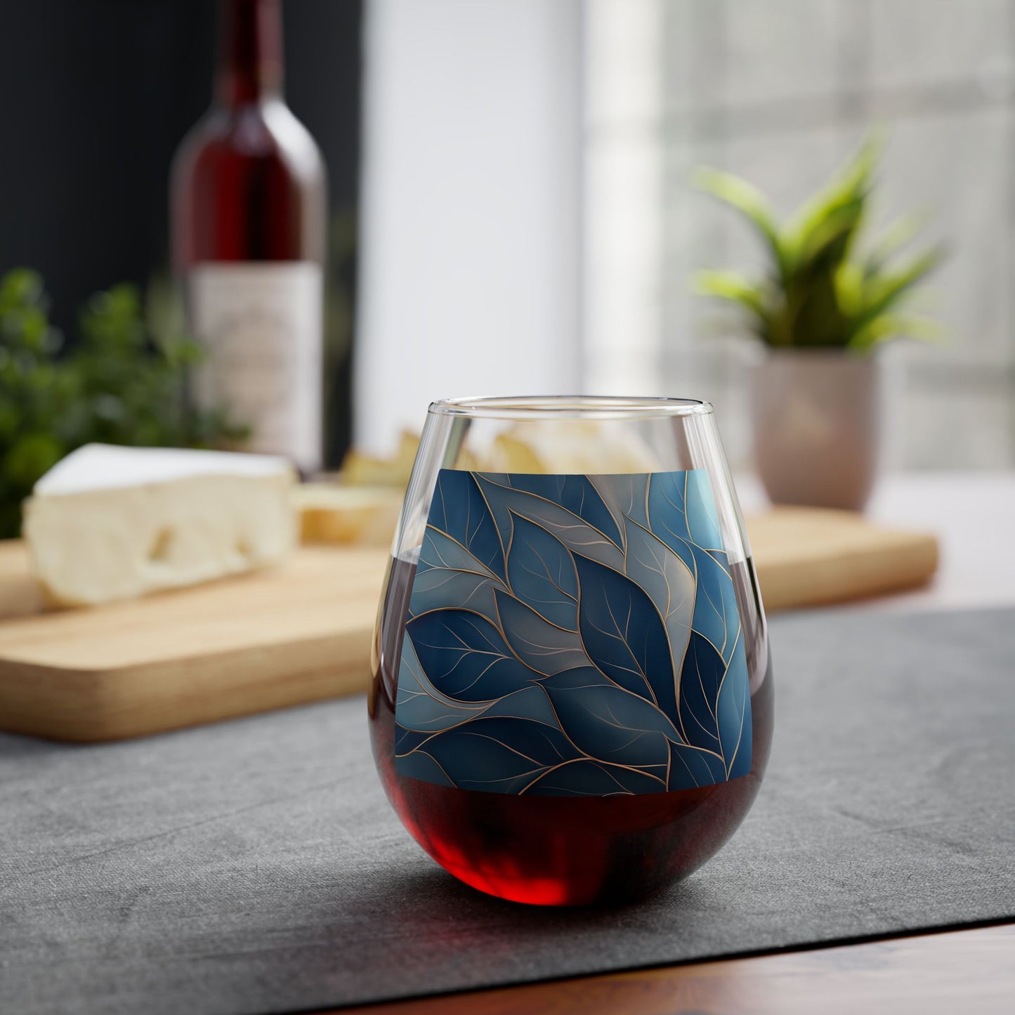 Serene Leaf Stemless Wine Glass